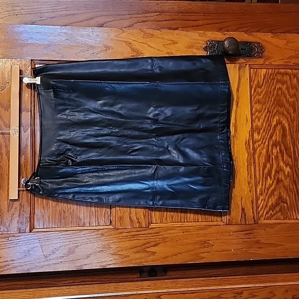 Avon Faux Leather skirt - Picture 1 of 7